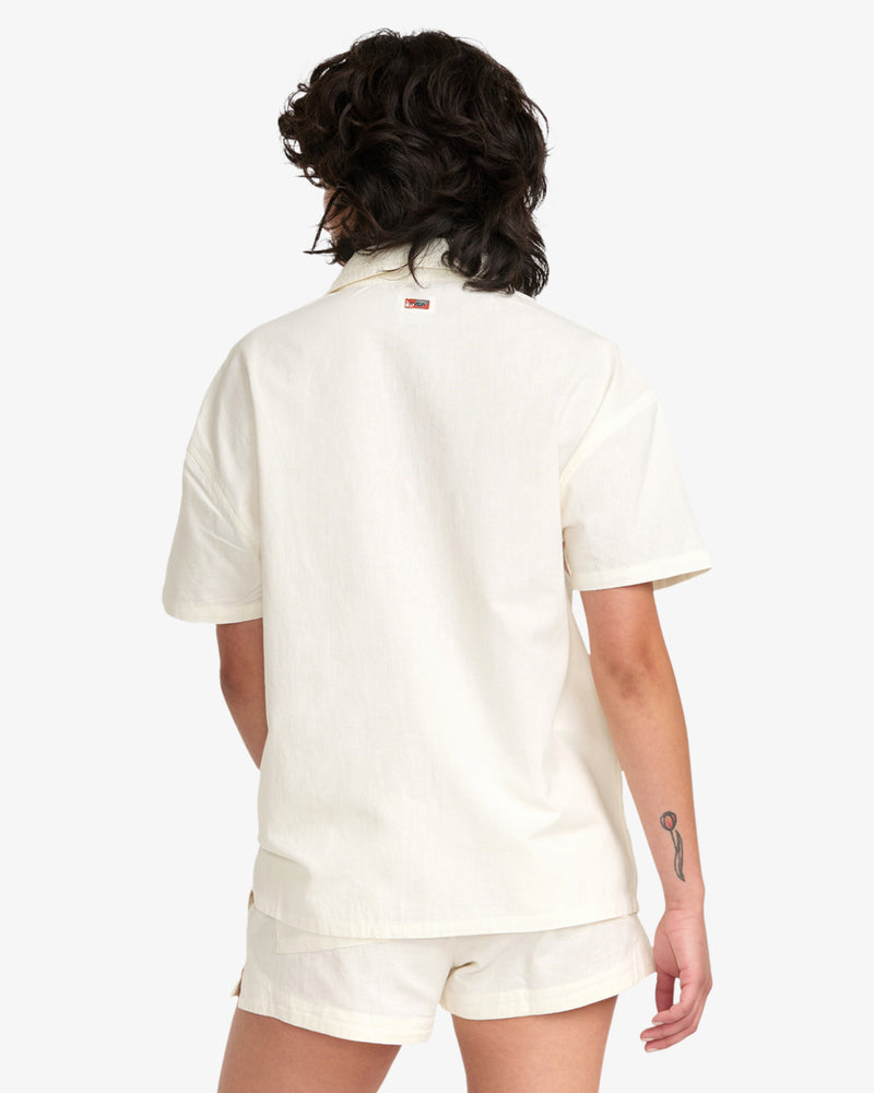 Load image into Gallery viewer, RVCA Women&#39;s Lauryn Short Sleeves Shirt Natural 23B041506_NAT
