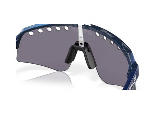 Oakley Unisex Sutro Lite Sweep Sunglasses TLD Blue Colorshift/Prizm Grey OOO9465-3232