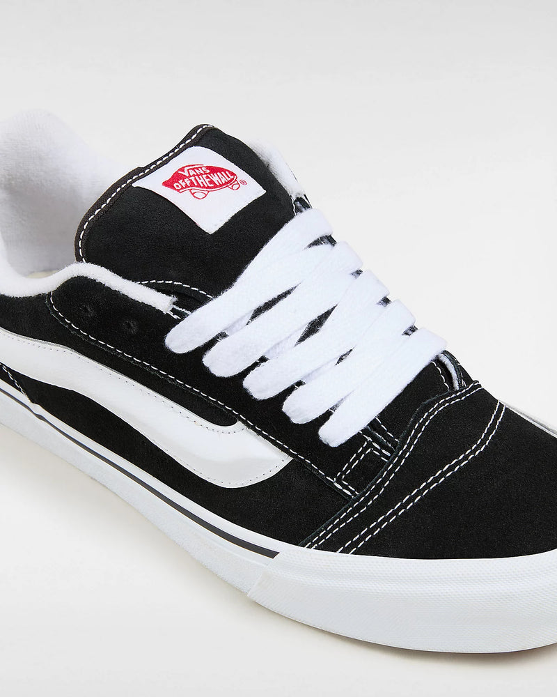 Load image into Gallery viewer, Vans Women&#39;s Knu Skool Black/True White VN0009QC6BT
