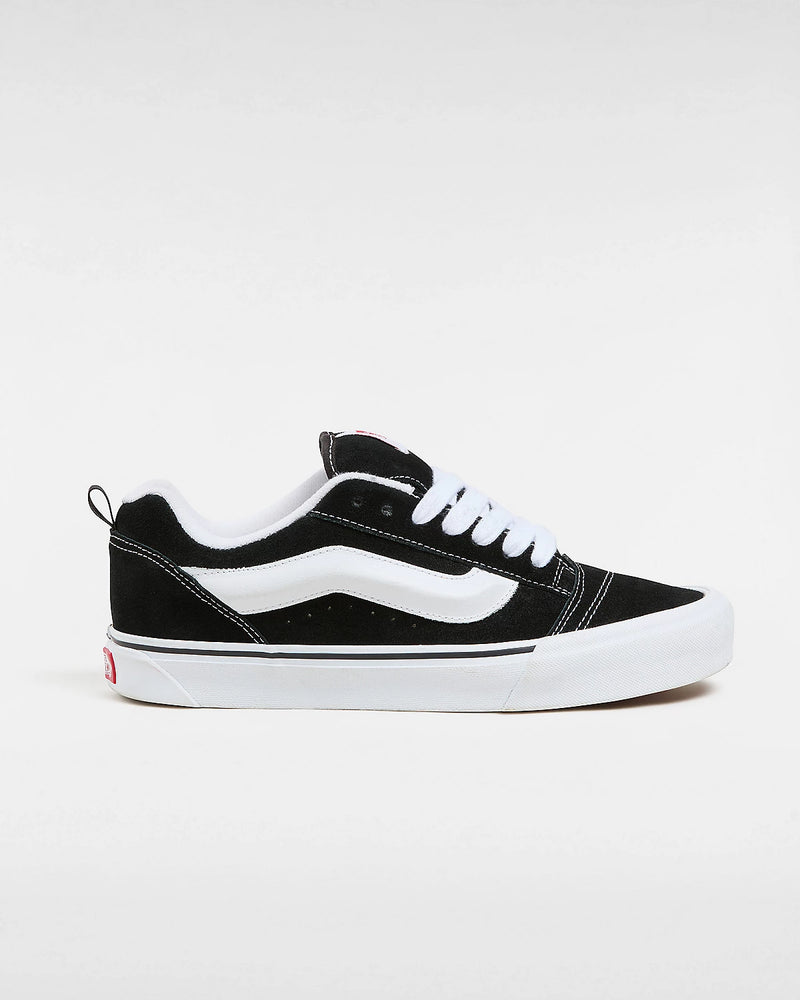 Load image into Gallery viewer, Vans Women&#39;s Knu Skool Black/True White VN0009QC6BT
