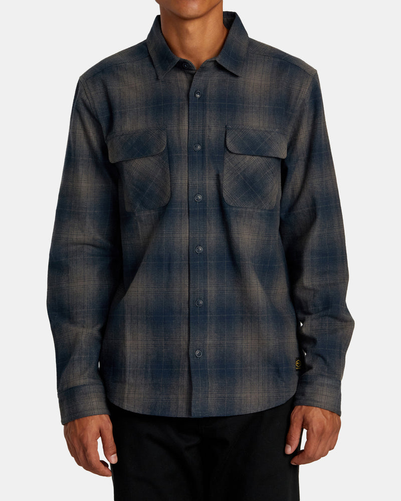 Load image into Gallery viewer, RVCA Men&#39;s Dayshift Flannel Shirt Smoke AVYWT00505-SMK
