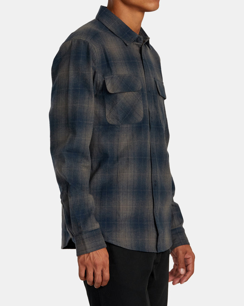 Load image into Gallery viewer, RVCA Men&#39;s Dayshift Flannel Shirt Smoke AVYWT00505-SMK
